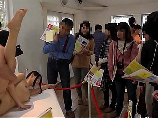 Kurwa japoński Nastolatki w Art Bill
