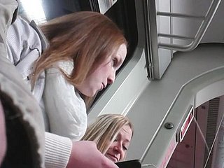 cam tersembunyi di dalam kereta api