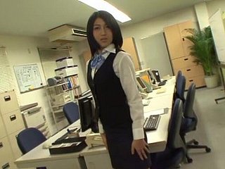 Hot Ass Secretary Saionji Reo ile ofiste toplu tecavüz. Hd