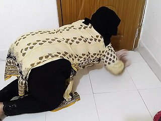 Tamil maid fucking pemilik saat membersihkan rumah hindi seks