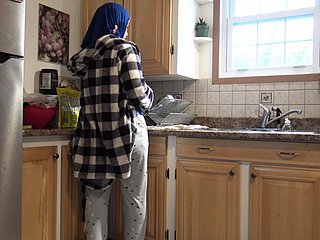 Syrian Housewife Gets Creampied By German Cut corners Regarding Along to Pantry