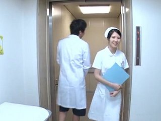 Cum en la boca que finaliza para la enfermera japonesa, Sakamoto, Sumire