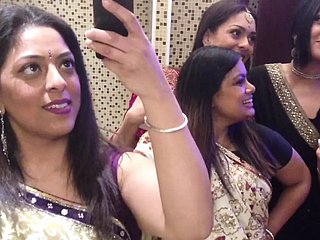 Affare UK Indian Desi mentre il marito period al matrimonio