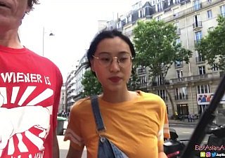 Asian chinois June Liu Creampie - Spicygum baise le gars américain à Paris X Git Sandbank présente