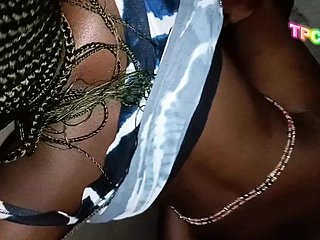 Pasangan Kulit Hitam Kongo Bercinta Seks Tegar di Salah Satu Sudut rumah gereja