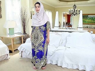 Go to meet one's Maker Orgasmussüchtige Araberin Nadia Ali spielt mit ihrer saftigen Muschi