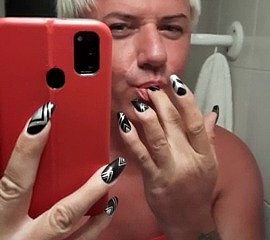 Sonyastar hermosa transexual se masturba bracken uñas largas