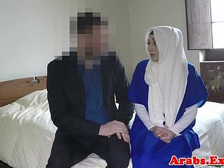 Hijab moslim doggystyled voordat pik zuigen