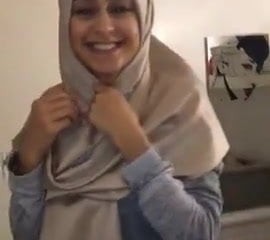 Chap-fallen arab muslim hijab Unfocused Video leaked
